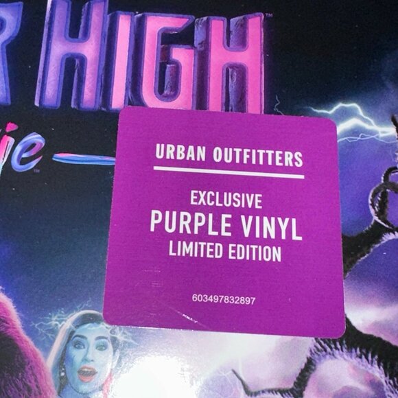 NEW MONSTER HIGH VINYL - Picture 4 of 5